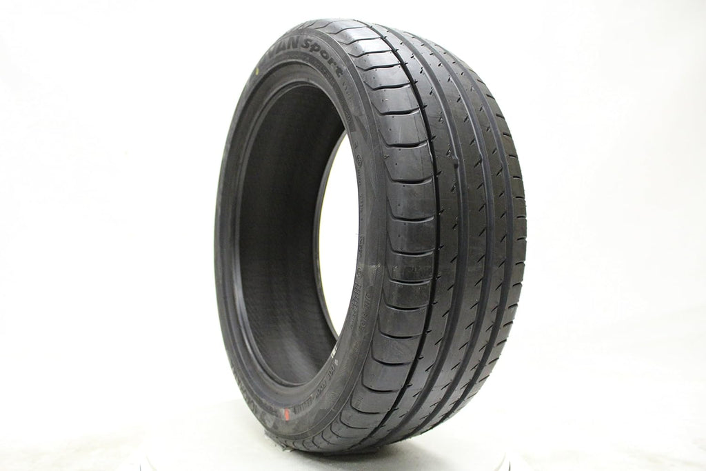 255/35ZR18 Performance Tire M571034