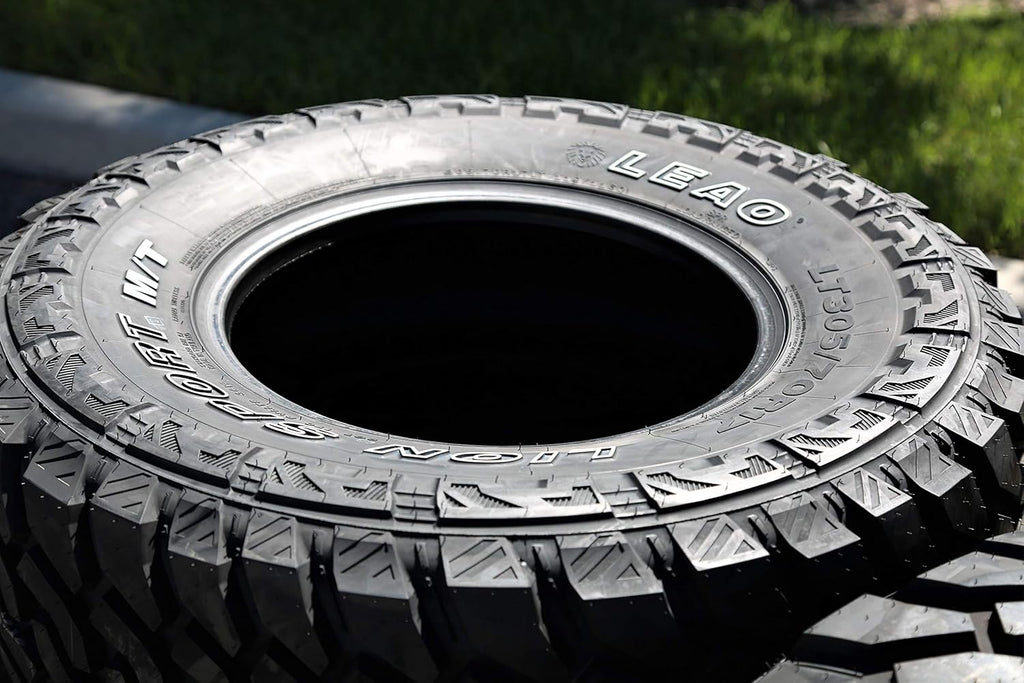 LT305/70R17 Mud Off-Road Light Truck Radial Tire U7583