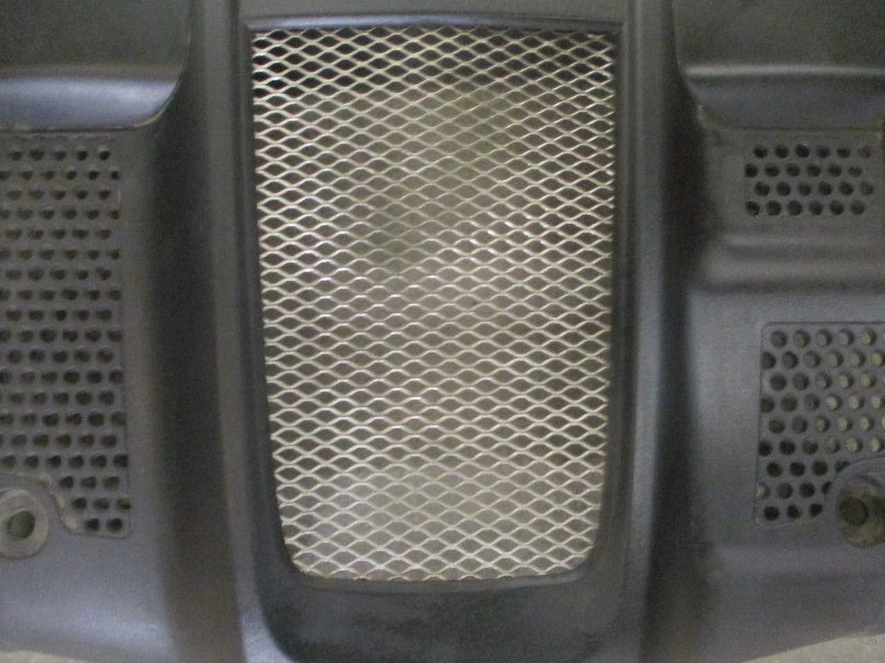 Pre-Owned Subaru Legacy Impreza Engine Cover H1529