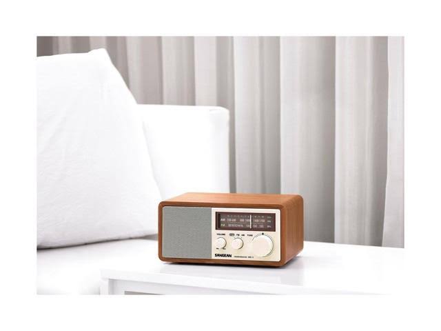 Wood Cabinet AM/FM Table Top Analog Radio J270143