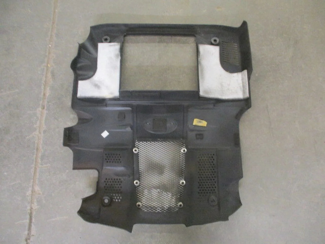 Pre-Owned Subaru Legacy Impreza Engine Cover H1529