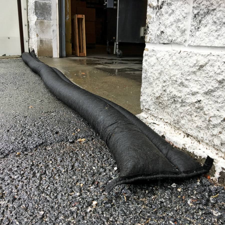 Water Activated Flood Barrier, 10 Ft, pk8 Q7101