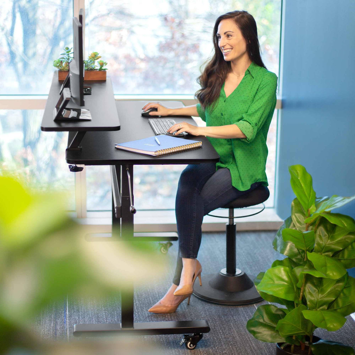Crank Height Adjustable Standing Desk with Attachable Shelf Y9022