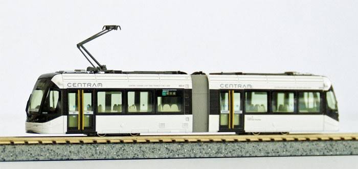 White N Scale LRT Light Rail Transit Model W553638